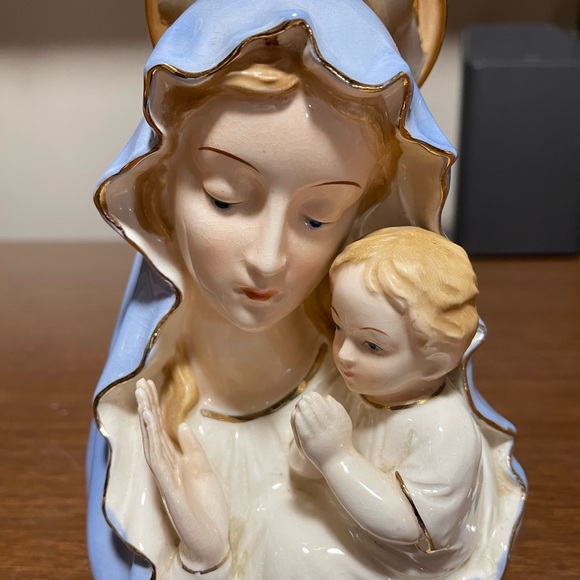 Vintage Madonna and Jesus Planter, 6.75" tall Made in Japan - Picture 7 of 10